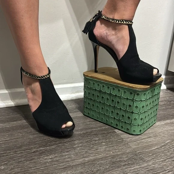 White House Black Market Black Heels with Open Toe Design and Textured Fabric - Picture 7 of 10